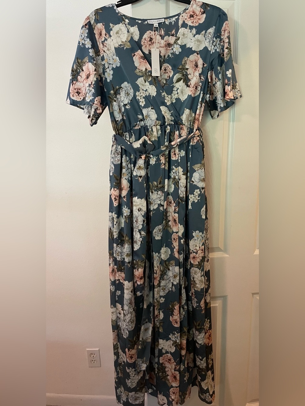 Women’s Baltic Born XL maxi blue floral dress - Picture 2 of 7